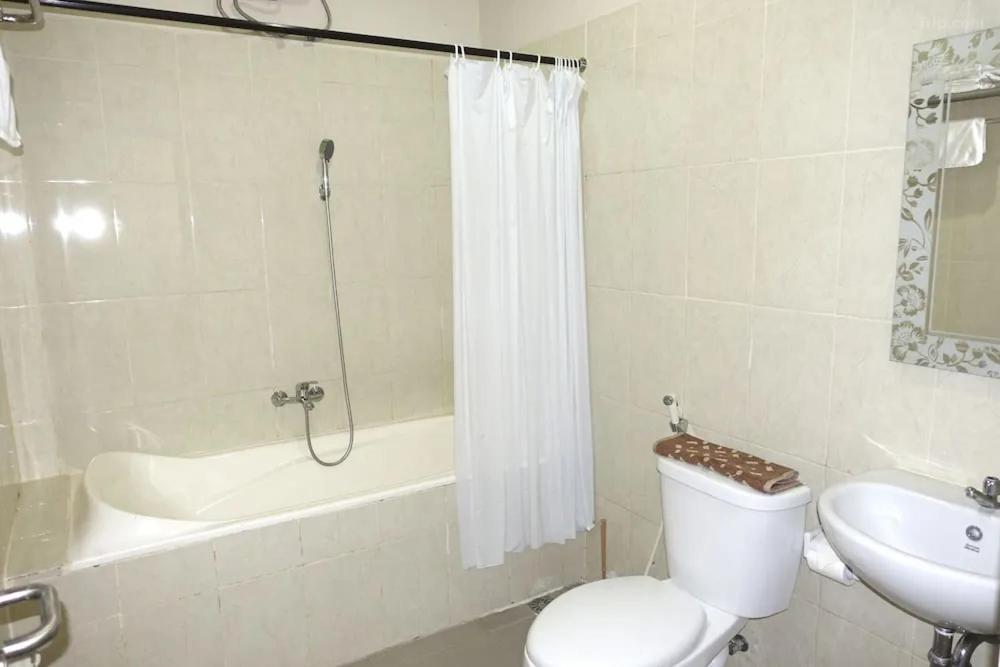קוטה לומבוק Tuban Torres Accommodation מראה חיצוני תמונה